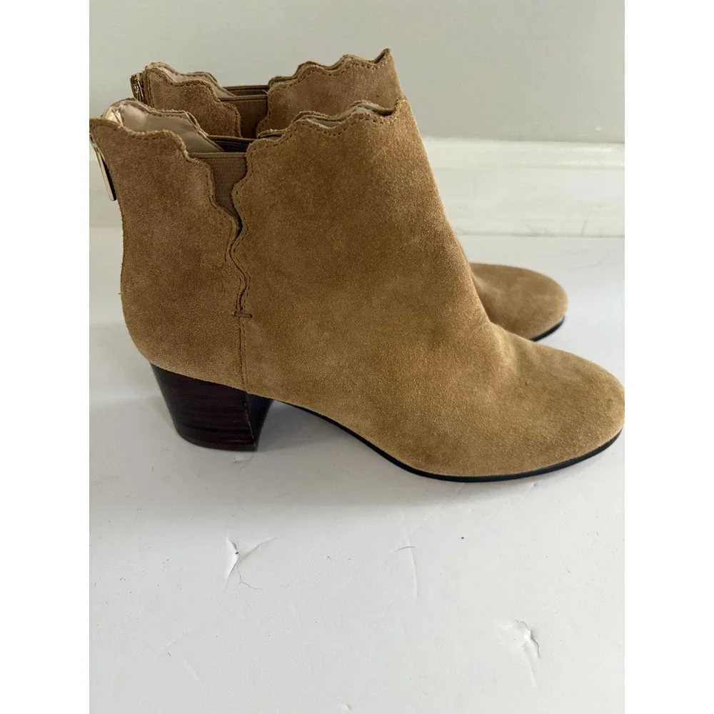 Lands' End Boots Womens Size 6.5 Tan Suede Ankle Booties‎ Scalloped Back Zip